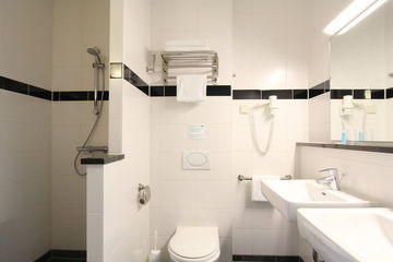 Hotel Bastion Amsterdam Airport 4*