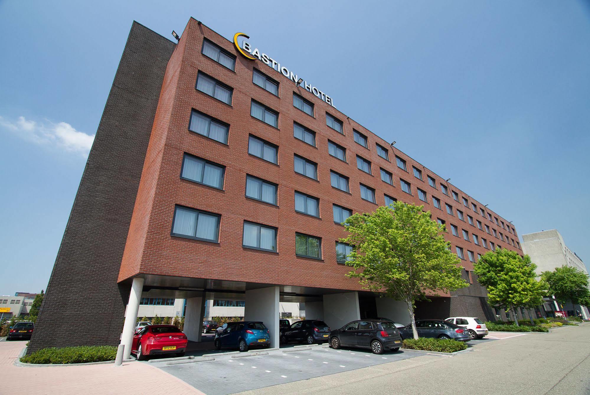 Hotel Bastion Amsterdam Airport 4*